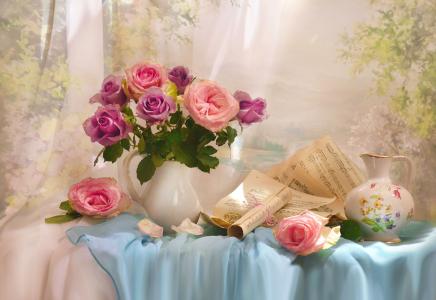 瓦伦蒂娜科洛娃，静物，面料，水罐，鲜花，玫瑰，床单，笔记