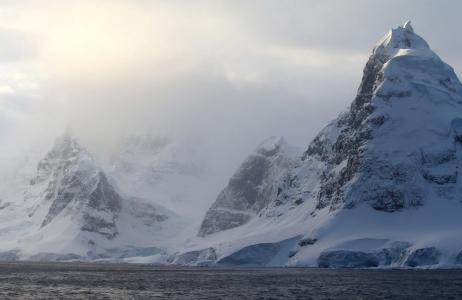 南极，山，雪，海洋，雾，美女