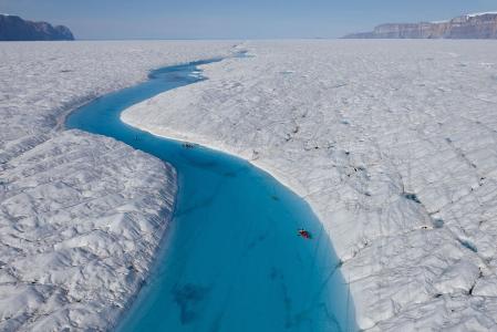 冰川彼得曼，格陵兰岛，蓝色的河
