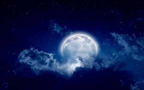 月亮，云彩