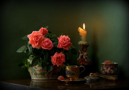 Natalia Kudryavtseva，花瓶，鲜花，玫瑰，杯子，花瓶，果酱，甜点，蜡烛