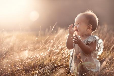 马丁卡斯汀，孩子，婴儿，衬衫，自然，草，喜悦，光
