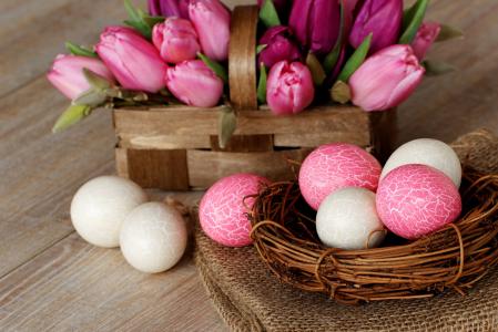 复活节，鸡蛋，鲜花，郁金香，表