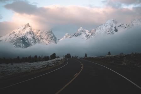 路，山，雾