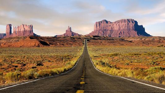 路，路，沙漠