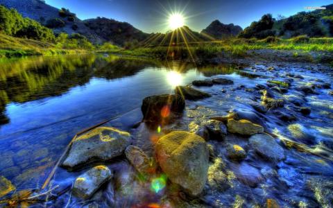 夏天，日出，水，河，岩石，草