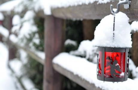 灯笼，手电筒，玻璃，红色，围栏，围栏，雪，冬天