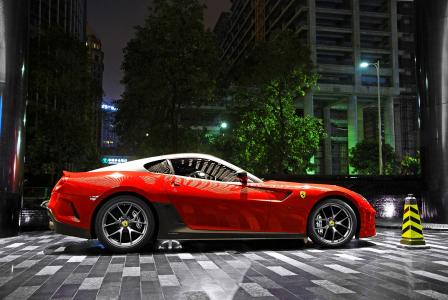 法拉利，599，跑车，超级跑车，意大利，红色，停车场，城市，树木