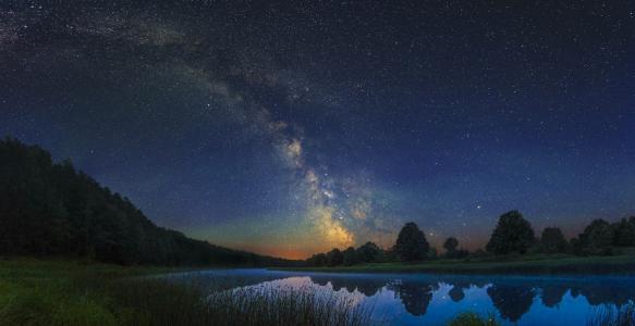 银河系，星空，夜景，射手座，星系，河流，湖泊，森林，由Harlanov Nikita