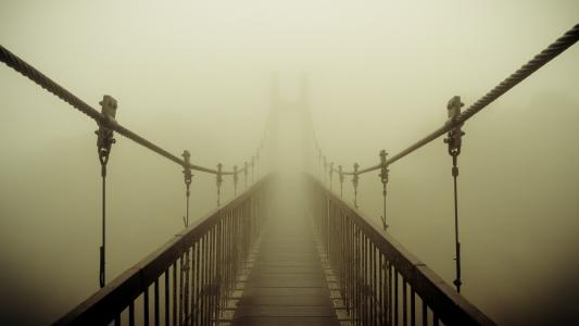 河，灰色背景，悬索桥，雾