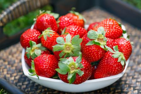 草莓，浆果，美味
