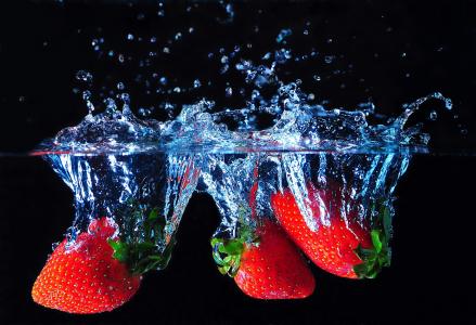 草莓，浆果，水，喷雾