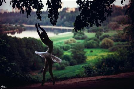 亲照片，乔治Chernyadev，性质，河，芭蕾舞女演员，构成