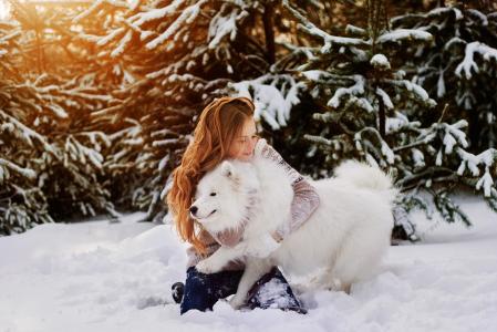 女孩，模型，狗，冬天，雪，美丽，友谊