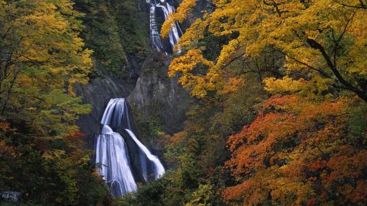 秋天，瀑布，岩石