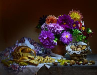 瓦伦蒂娜科洛娃，静物，百吉圈，大丽花，耳朵，夏天，坚果，围巾，假期，保存，烘干，面包，鲜花，篮子，餐巾