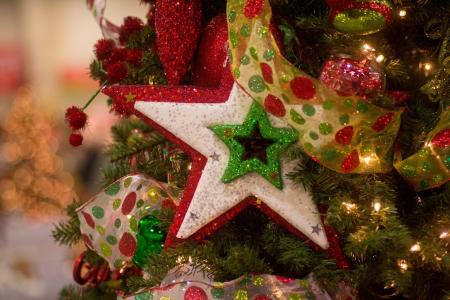 圣诞树，明星，丝带，玩具，装饰品