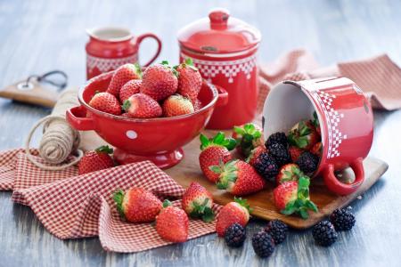 炊具，草莓，浆果，黑莓，夏天