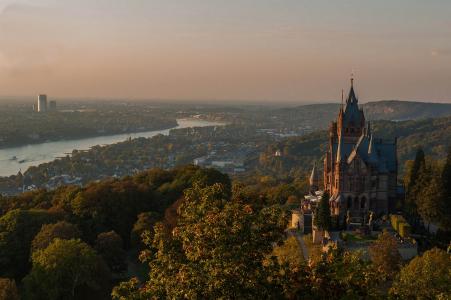 德国，城堡Drachenburg，美容，河，绿化，天空，城市