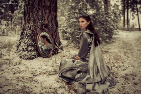 女孩，在森林里，在冬天，镜子，摄影师，Daria Bistritskaya