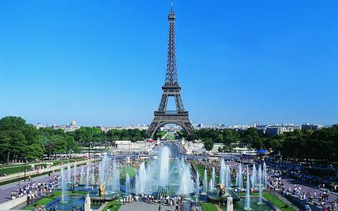 巴黎艾菲尔铁塔，喷泉，夏日美景