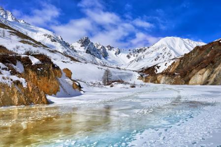 河，冰，山，雪，天空，白色irkut，宪法的高峰，由Zhaubasar