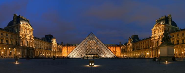 罗浮宫，巴黎，金字塔