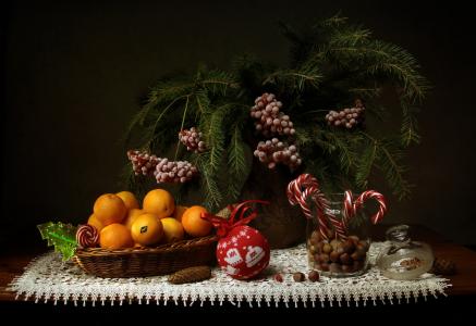 餐巾，静物，花瓶，分支机构，云杉，针，束，浆果，水果，橘子，玩具，球，可以，坚果，糖果，视锥细胞，新年，圣诞节