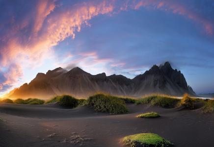 梦幻般的日落，沙滩stokksnes海滩，冰岛，cmoon视图