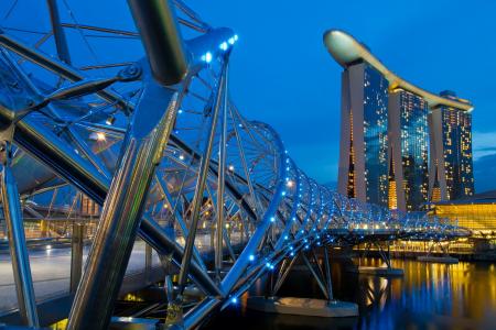 新加坡，螺旋桥，晚上，灯，建筑物，河，美女，桥梁