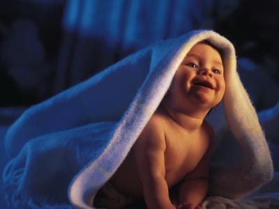奇迹，婴儿在毛巾