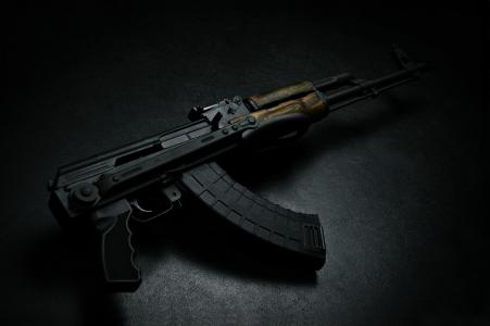 枪，卡拉什尼科夫，武器，照片，黑暗的背景