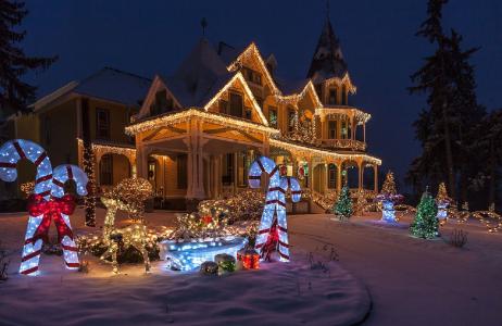 童话的房子，发光的玩具，晚上，灯，新年，冬天，雪，度假，树，晚上
