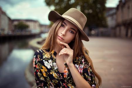 女孩，模特，摄影师，Lods Franck，街头，肖像，帽子，看