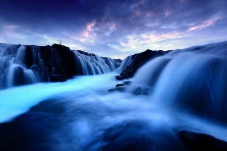 冰岛，瀑布，美女，天空