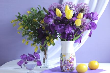 花瓶，鲜花，鸢尾花，郁金香，柠檬