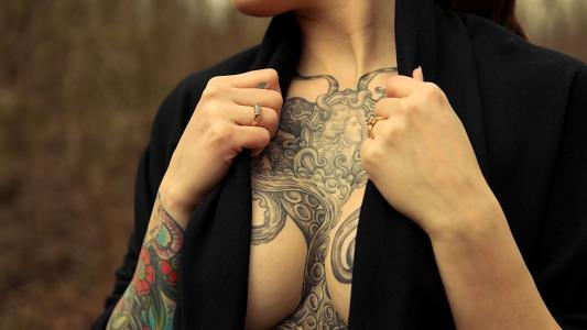 女孩，作者的照片，身体，纹身。
