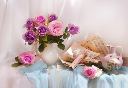 瓦伦蒂娜科洛娃，静物，面料，水罐，鲜花，玫瑰，床单，笔记