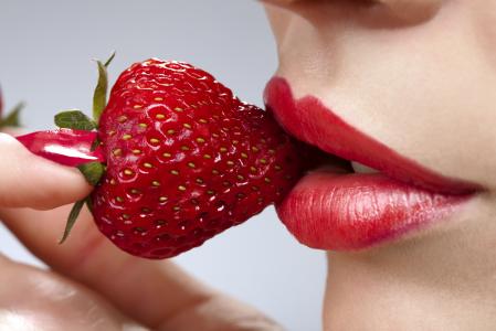 女孩，草莓，嘴唇