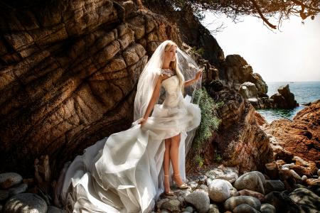 石头，金发，裙子，新娘