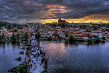 布拉格，布拉格，捷克，捷克共和国，查尔斯，桥，城市，晚上，人，河，伏尔塔瓦河，伏尔塔瓦河