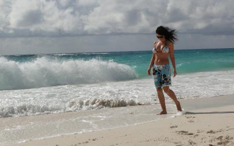 海，波，岸，风，女孩，短裤，沙子，脚印