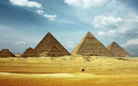 沙漠，沙质建筑，金字塔
