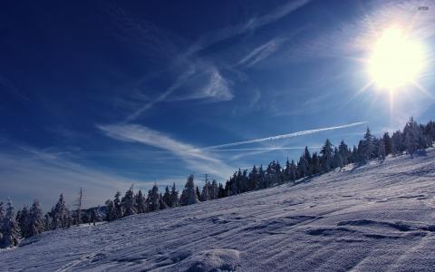 冬天，山，雪，树，路，太阳，天空，蓝色