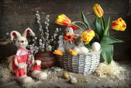 复活节，复活节，假期，板，篮子，鸡蛋，分支机构，柳树，鲜花，水仙花，玩具，鸡，兔子