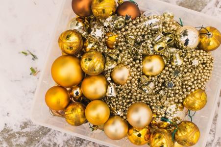 新年，新年，圣诞节，圣诞节，球，金，棕色，假期，冬天，装饰品，玩具，毛皮树，珠子