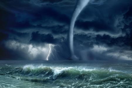 海，风暴，闪电，波浪