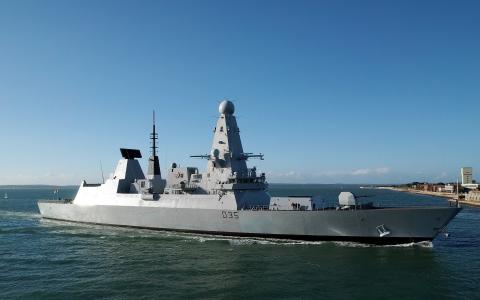 武器，HMS龙，船