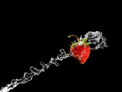 草莓，水，质量