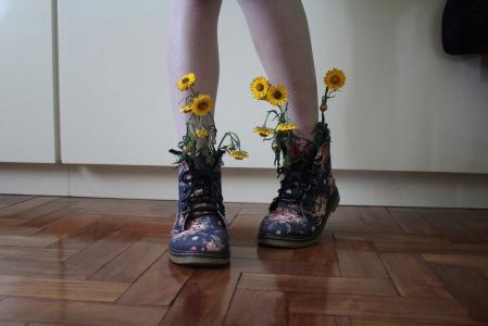 女孩，腿，鞋子，鲜花